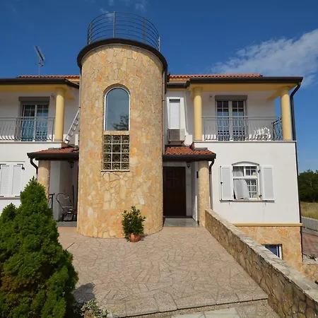 Apartments Nino Porec