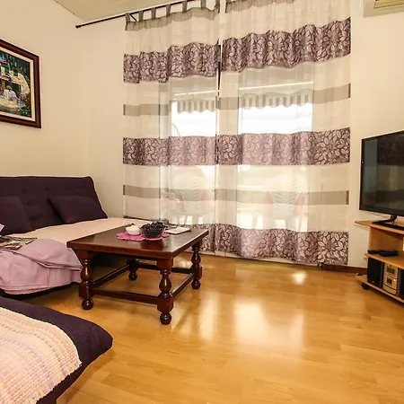 Apartments Nino Apartment